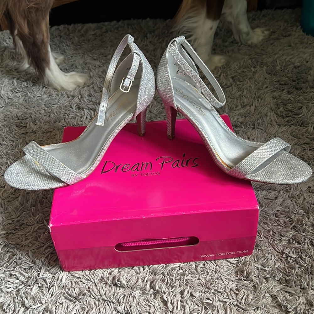 gently used sliver sparkle heels